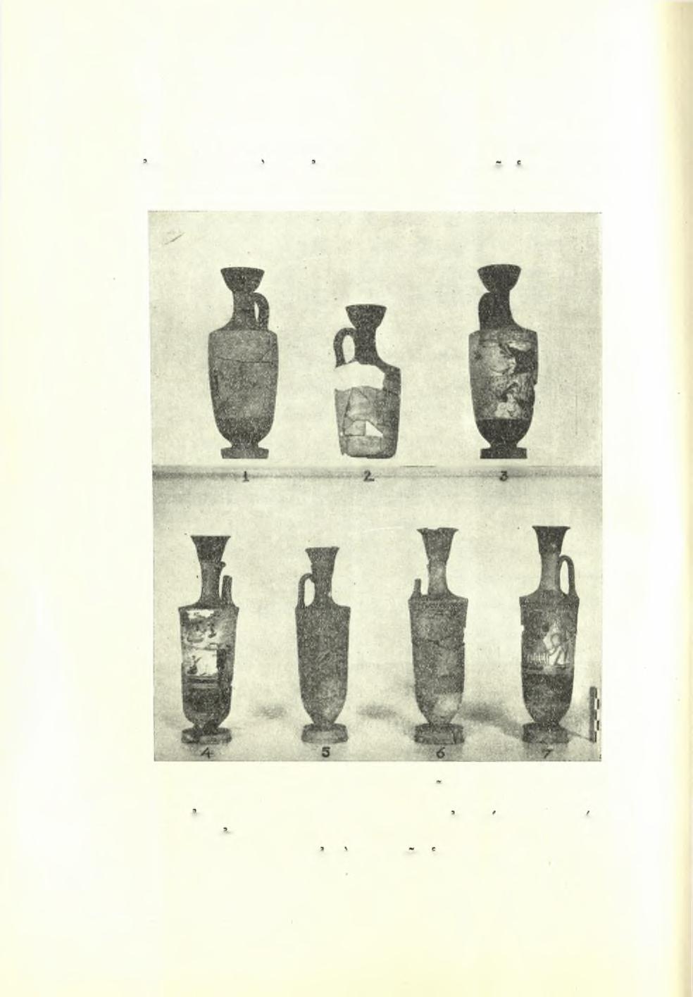 134 Πρακτικά τής Αρχαιολογικής 'Εταιρείας 1950 Έπ'ι τού φυσικού δαπέδου τού τάφου καί πλησίον τής δυτικής