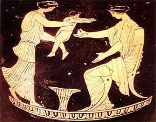 Η συζυγική απιστία στην αθηναϊκή κοινωνία θεωρούνταν μέγιστο αδίκημα. Όταν ένας άνδρας απιστούσε αντιμετώπιζε πολύ σοβαρές κυρώσεις καθώς η πολυγαμία απαγορευόταν.