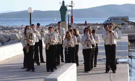 IZ TURISTIČKE ZAJEDNICE ljene i nagrade i priznanja za najuređenije okućnice na području općine.