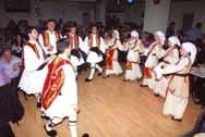 παραδοσιακούς χορούς από το Ξηρόμερο αλλά και