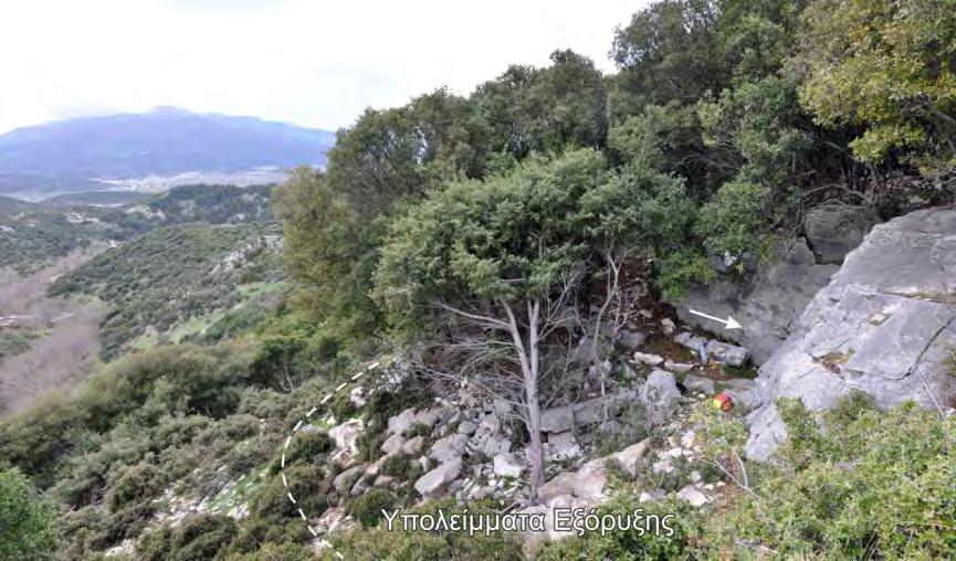 Η διεύθυνση αυτής της τεκτονικής επαφής είναι ορατή και στο εσωτερικό της στοάς, αφού αυτή ακολουθεί η γενική διεύθυνση διάνοιξης, όπως φαίνεται και στα ροδοδιαγράμματα των μετρήσεων που