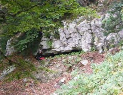 Οι διαστάσεις της εισόδου είναι 3,9 m x0,9 m (πλάτος x ύψος).