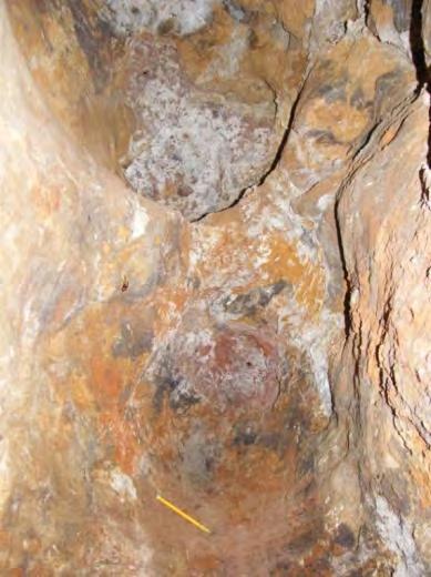 Η Ασημότρυπα-2 και η Ασημότρυπα-3 βρίσκονται στο βόρειο πρανές της περιοχής και βρίσκονται μεταξύ των στοών