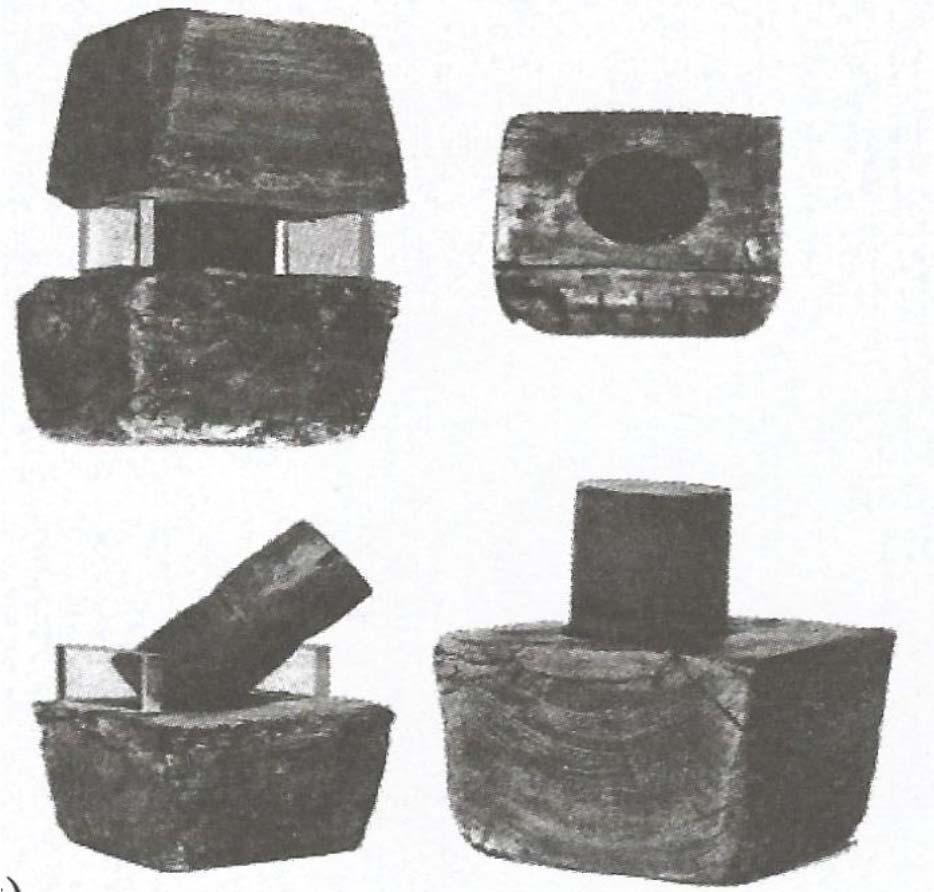 Αριστερά: Πόλοι και εμπόλια του Μουσείου Ακρόπολης για εξασφάλιση της