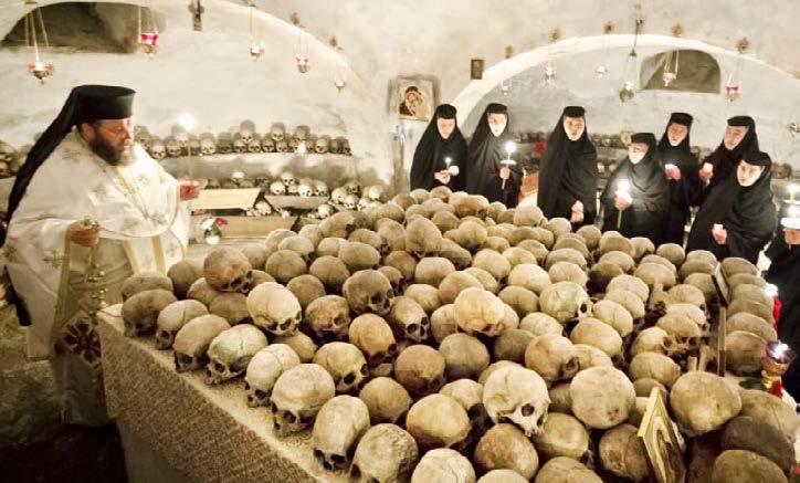 16 ТЕОЛОГИЈА вања кој го тиштат, на начин што го имаат веќе предизвикано силно, а ние кои имаме совест за злото, знаеме дека уште потешки случки му се закануваат.