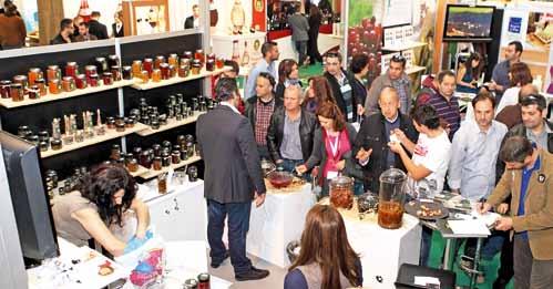 04 Εκθέτες Εκθέτες και Εκθέματα Στην FOOD EXPO GREECE θα συμμετάσχουν εταιρείες από την Ελλάδα και το εξωτερικό που παράγουν, εισάγουν και εμπορεύονται προϊόντα από τις ακόλουθες κατηγορίες: