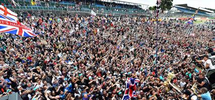 Grand Stand Μορφές και χρήσεις Η Formula 1 είναι το άθλημα με τους περισσότερους θεατές ετησίως, αριθμώντας τον προηγούμενο χρόνο περισσότερους από 425 εκατομμύρια τηλεθεατές.