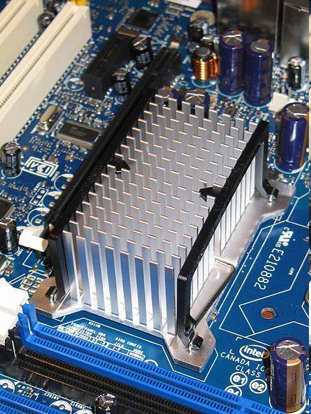 Hlađenje procesora je veliki problem za procesorsku tehnologiju; Problem odvođenja toplote