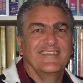 Ομιλητές Ishan Ozbek O Ihsan γεννήθηκε στην Κωνσταντινούπολη και μεγάλωσε σε μια μουσουλμανική οικογένεια. Μετακόμισε στην Άγκυρα, όπου έγινε Χριστιανός το 1982.