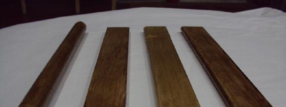 Στην εικόνα 18 παρουσιάζονται τα ξύλινα ομοιώματα ενώ έχουν περαστεί με το ειδικό βερνίκι θαλάσσης. Εικόνα 18: Απεικόνιση ξύλινων ομοιωμάτων με βερνίκι 3.