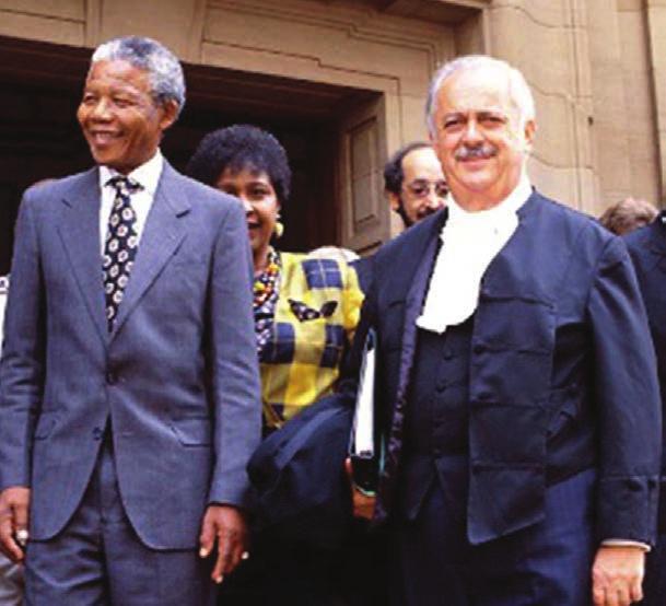 δικηγόρος και στενός φίλος του ιστορικού ηγέτη της Νότιας Αφρικής, Γιώργος Μπίζος, ο οποίος τόνισε ότι η λύση του προβλήματος θα πρέπει να υιοθετεί τις αρχές του ανθρωπισμού και να σέβεται τα