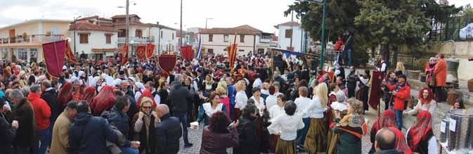 φημισμένη κόκκινη πιπεριά, πλαισιωμένες πάντα από παραδοσιακές μουσικές