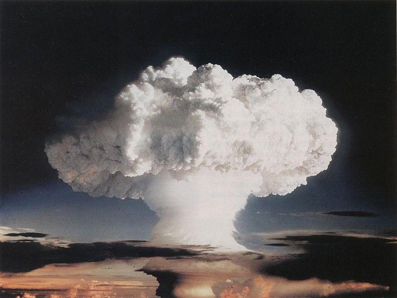 Од средине педесетих година двадесетог века, Сједињене Државе и Совјетски Савез су почели да спроводе веома бројне термонуклеарне тестове у атмосфери (слика 4.1).