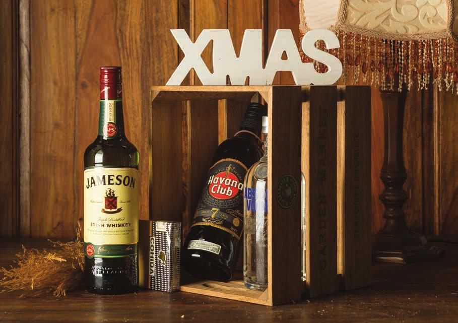 VINTAGE COLLECTION #1819A ΞΥΛΙΝΟ ΚΟΥΤΙ vintage ΚΑΦΕ ΜΕ ΣΤΑΜΠΑ JAMESON IRISH WHISKY 700ML HAVANA CLUB 7 yrs dark rum 700ML ABSOLUT VODKA 700ML COHIBA CLUB 20 CIGARILLOS / PACK