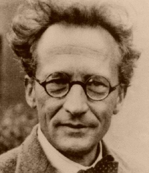 Κβαληηθή κεραληθή Σν 1926 ν Απζηξηαθόο Erwin Schrödinger (βξαβείν Nobel Φπζηθήο 1933) πξόηεηλε κηα εμίζσζε ε νπνία πεξηέγξαθε ηελ θίλεζε ηνπ ειεθηξνλίνπ.