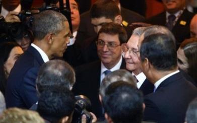 Κούβας, Μπρούνο Ροντρίγκες Παρίγια και τον υπουργό των Επαναστατικών Ενόπλων Δυνάμεων, Λεοπόλδο Θίντρα Φρίας, ο Ραούλ Κάστρο συνάντησε τον Ρώσο πρωθυπουργό Ντμίτρι Μεντβέντεφ προκειμένου να