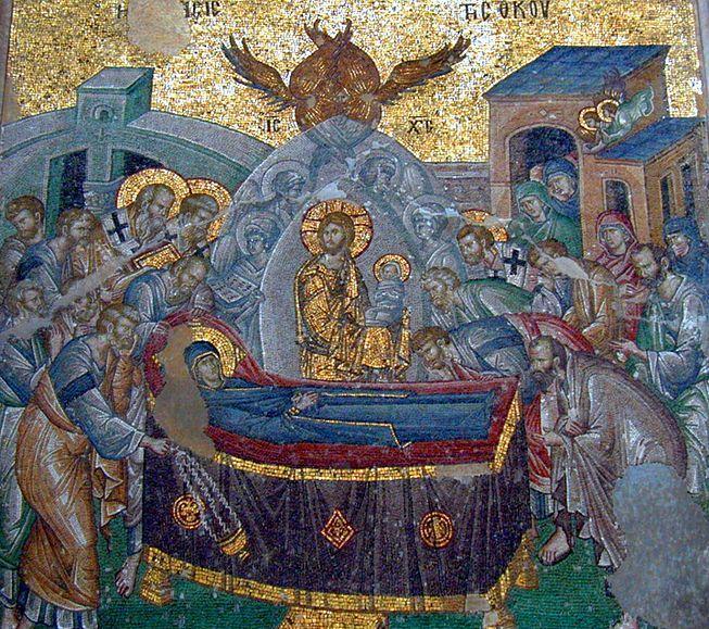 Коначно, у припрати се сликају Васељенски сабори на сводовима, док се од Великих празника представља Крштење (јер се ту одвијао обред крштења).
