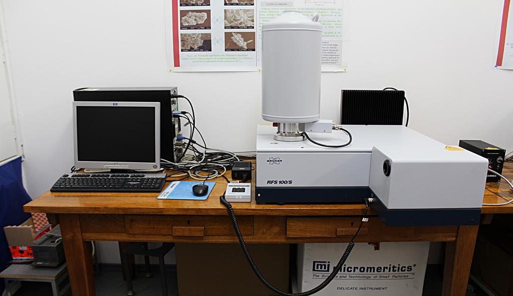 Studii și caracterizare de materiale prin spectroscopie de absorbție UV-Vis-NIR Spectroscopia de absorbție UV-Vis-NIR este o metodă de analiză chimică și structurală a materialelor, ce comportă