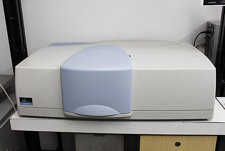 dichlorbenzen și N-metil-2-pirolidinonă Spectrofotometru de Absorbție UV-Vis-NIR, model LAMBDA 950 (Perkin Elmer); Sferă Integratoare (60 mm); Accesoriu de Reflectanță Universal Spectrofotometru de