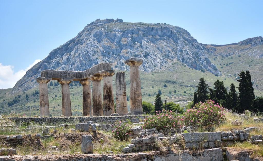 The Summit of the Acrocorinth ἡ μὲν οὖν κορυφὴ ναΐδιον ἔχει Ἀφροδίτης, ὑπὸ δὲ τῇ κορυφῇ τὴν Πειρήνην εἶναι συμβαίνει κρήνην, ἔκρυσιν μὲν οὐκ ἔχουσαν μεστὴν δ' ἀεὶ διαυγοῦς καὶ ποτίμου ὕδατος.