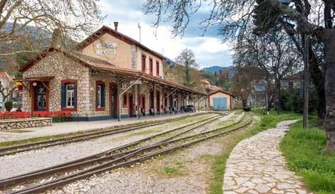 Συνεχίζουμε για τα Ψηλά Αλώνια του Αιγίου, όπου αυτές τις μέρες το πάρκο μετατρέπεται σε έναν παραμυθένιο κήπο, το Χριστουγεννιάτικο χωριό με πολλές εκπλήξεις, γιορτινές λιχουδιές, εικαστικά για