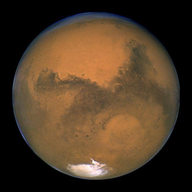 Mars Velika poluos staze = 1,524 aj = 227 900 000 km ekscentricitet e = 0,093 nagib ekvatora e = 25,2 o promjer ekvatorski = 6 794 km M = 0,642.