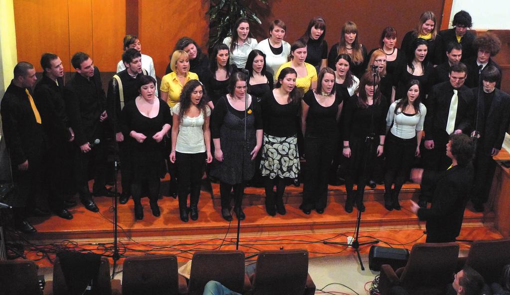 Zbor Bee Geesus u Zagrebu Koncertnu sezonu u mjesnoj crkvi Zagreb 1 nastavio je 29. sijeënja 2011. mjeπoviti Gospel zbor Bee Geesus iz Slovenije.