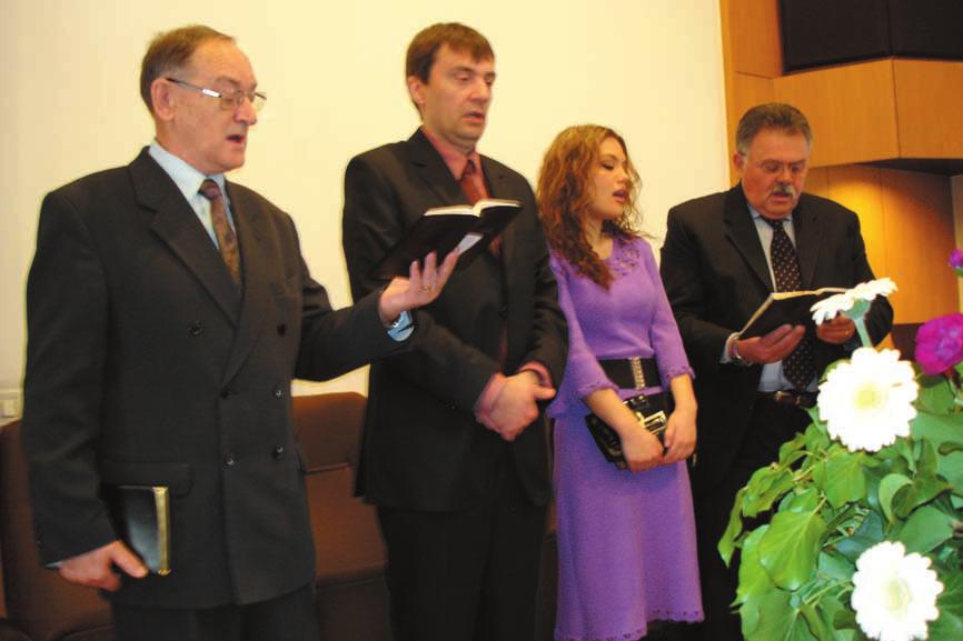 Matej nas je na vrlo simpatiëan naëin vodio kroz koncert, dajuêi nam priliku da sudjelujemo i mi kao publika. Crkva na Prilazu je bila u potpunosti ispunjena.