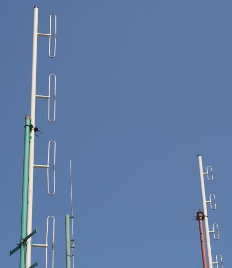 Obrázok 6.5 Anténne systémy na objekte v praxi 46 Rádiový prijímač je zariadenie pre príjem rádiových signálov z vysielača.
