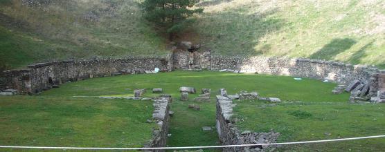 Σχήμα 4: Το αρχαίο θέατρο της Μυτιλήνης (http://www.diazoma.gr/theaters/archeo-theatromytilenes/). 2.3.