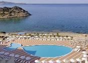 HOTEL BLUE MARINE 5* - All Inclusive - www.bluemarinehotel.gr Hotel Blue Marine este poziționat într-un cadru liniștit și frumos, la malul mării, cu vedere la Golful Mirabello.
