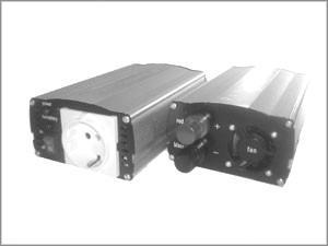 Γενικές πληροφορίες Inverter - Μετατροπή από DC 12V/24V σε AC 230V Ο inverter είναι η συσκευή που μετατρέπει το συνεχές (DC) ρεύμα των συσσωρευτών του συστήματος σε εναλλασσόμενο (AC) ρεύμα 230V.