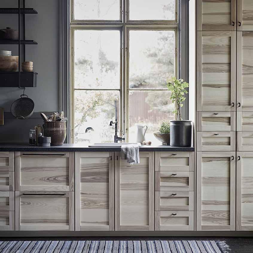 IKEA PRESS KIT /ΦΕΒΡΟΥΑΡΙΟΣ 2016 / 23 PH131832 TORHAMN προσοψεισ κουζινασ Όταν ο σχεδιαστής μας Mikael Axelsson σχεδίασε τη νέα κουζίνα ΤORHAMN, ήθελε να δημιουργήσει μια κουζίνα με ένα έντονο