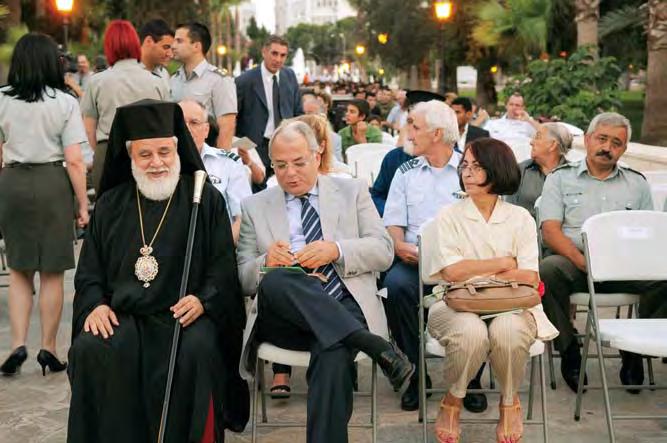 Στη φωτογραφία διακρίνεται ο Πανιερώτατος Μητροπολίτης Κύκκου και Τηλλυρίας κ.κ. Νικηφόρος και ο Πρέσβης της Ελλάδος στην Κύπρο κ.