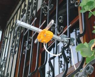 ROC antenna Κεραίες ενός διπόλου. Διαθέτουν γειωμένο δίπολο για αντικεραυνική προστασία.