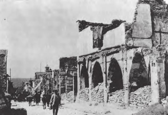 ΤΟ ΚΡΗΤΙΚΟ ΖΗΤΗΜΑ Μια εικόνα της καταστροφής του Ηρακλείου την 25η Αυγούστου 1898 στρατευμάτων των Μ. Δυνάμεων και άρχισαν ανακρίσεις για την ανεύρεση και τιμωρία των πρωταιτίων.
