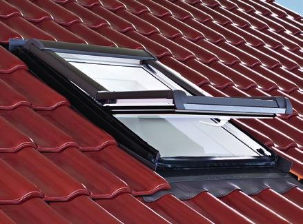 Logs ar centrālo vērtnes asi Designo R4 Logs ar centrālo vērtnes asi Designo R4 Īpaši piemērots vairākiem savienojumiem Koksne PCV + + pagrieziena ass ½ loga augstumā + + lielisks papildinājums