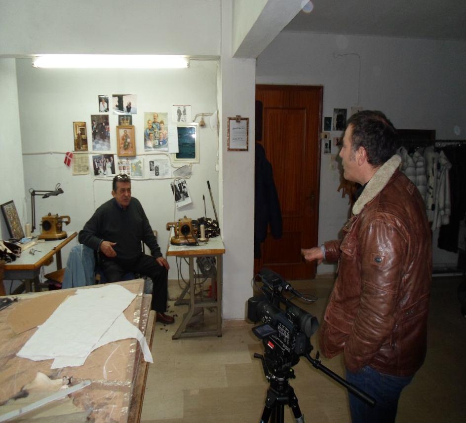 Η πρώτη περίπτωση έλαβε χώρα όταν αρχές του 2013 επισκέφτηκε την Καστοριά ένας γερμανός σκηνοθέτης θέλοντας να δημιουργήσει ένα ντοκιμαντέρ για τους Δυτικομακεδόνες γουναράδες και για μερικές μέρες