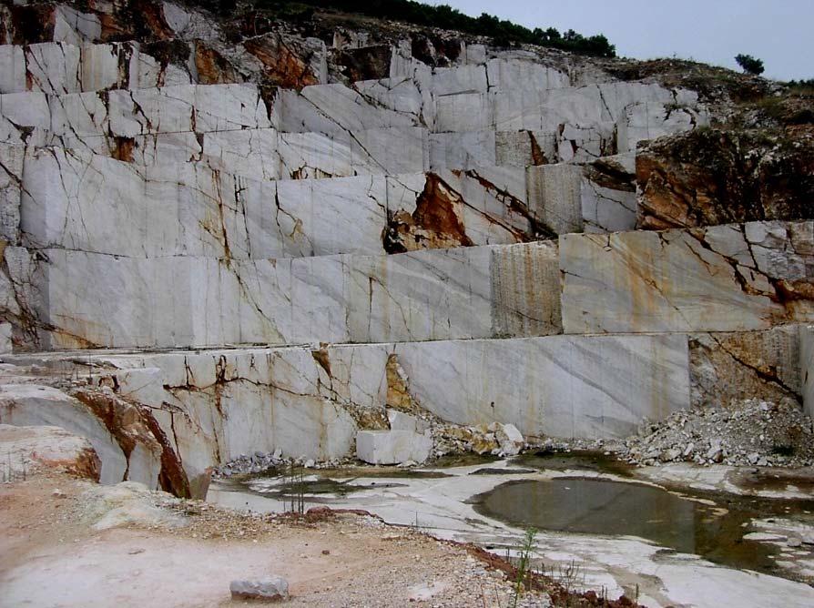 α Φωτ. 16(α, β). ΛΑΤΟΜΕΙΟ ΓΙΑΝΝΑΚΗ. ΕΜΠΟΡΙΚΟΣ ΤΥΠΟΣ: ΠΗΓΩΝ.