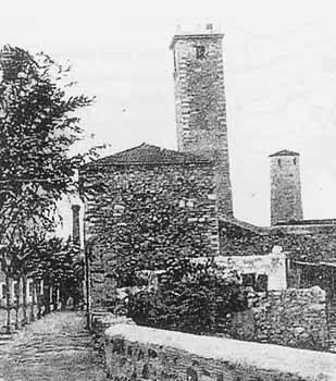 Βόλου, μεταξύ της δυτικής πλευράς του φρουρίου και του χείμαρρου Κραυσίδωνα, και το 1995 περιήλθε στην ιδιοκτησία του Δήμου, στο πλαίσιο του Προγράμματος URΒΑΝ,