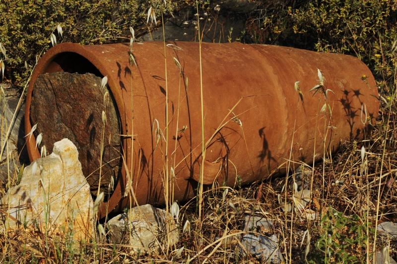 επιθεωρήσουν γιατί είχαν μικρό στόμια και δεν χωρούσε το χέρι να φτάσει μέχρι τον πάτο του δοχείου. Μπορούσαν να δουν μόνο την εξωτερική «πίτα».