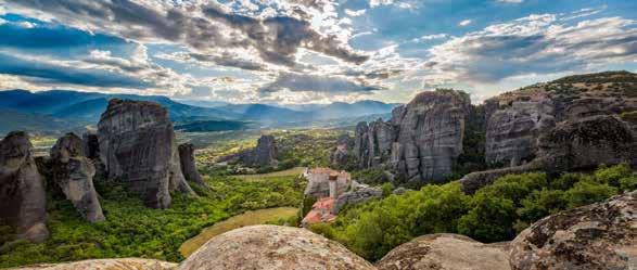 Συνεχίζουμε την διαδρομή μας και μέσω ΔΟΜΟΚΟΥ - ΚΑΡΔΙΤΣΑΣ, φθάνουμε στα ΤΡΙΚΑΛΑ, στάση, γεύμα προαιρετικά. Το απόγευμα θα τακτοποιηθούμε στο ξενοδοχείο μας στην ΚΑΛΑΜΠΑΚΑ.