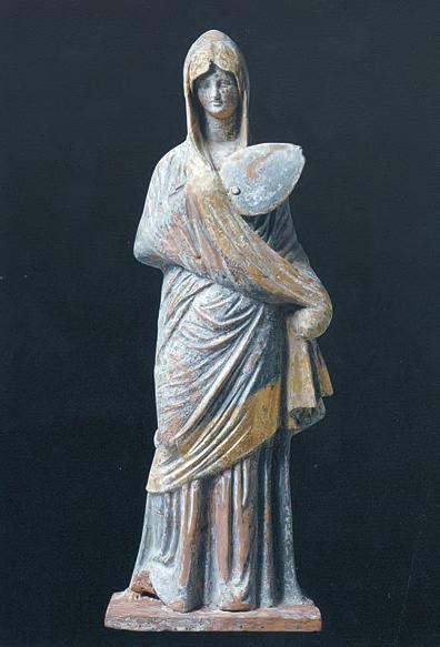 ΣΤΑ ΑΡΧΑΙΑ ΧΡΟΝΙΑ 89 2. Ταναγραία κόρη (Μουσείο Λούβρου) σιμοποιούσαν μάλιστα και δικό τους νόμισμα, το οποίο διευκόλυνε τις σχέσεις μεταξύ τους.