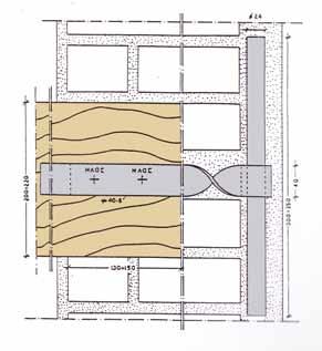 Ο τρόπος στέγασης είναι κοινός : δίρριχτες κυρίως στέγες [μία ή περισσότερες], αλλά και τρίρριχτες και τετράρριχτες, που στηρίζονται στους περιμετρικούς τοίχους και τα υποστυλώματα.
