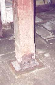 Στο σύστημα αυτό καρφώνονται οι τεγίδες, οι επιτεγίδες και το πέτσωμα για να καλυφθεί τελικά από κεραμίδια βυζαντινού ή ρωμαϊκού [πιο σπάνια γαλλικού] τύπου.