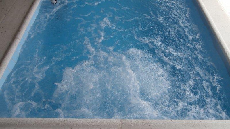 επιτυχγάνεται η λειτουργία του υδρομασάζ. Εικόνα 3.