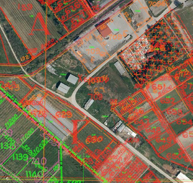 7.17.1 ΧΩΜΑΤΟΔΡΟΜΟΣ ΕΝΤΟΣ ΓΕΩΤΕΜΑΧΙΟΥ ΔΗΜΟΣΙΟΥ Tο 709 δηλώνεται ως χέρσο απο τοπογραφική.