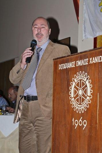 Ροτ.Χουλιόπουλος Τάκης. Τον Ομιλητήν της βραδυάς παρουσιάζει ο ροτ.αφραταίος Ιωάννης του Ροτ.