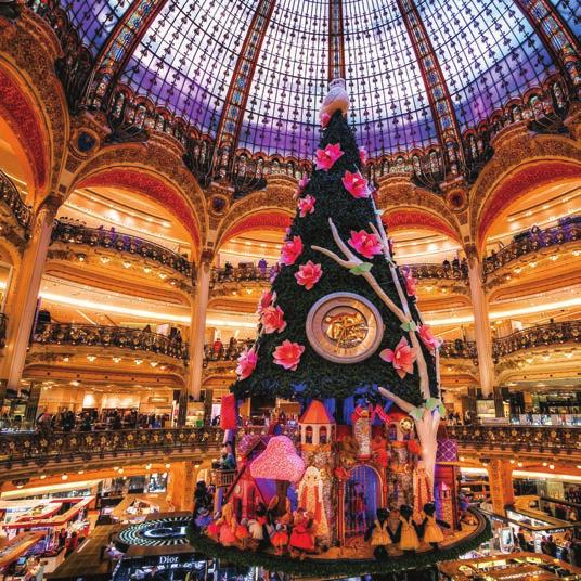 galeries lafayette στον Μαγικό κόσμο της DISNEYLAND 1η μέρα: Αθήνα - Παρίσι Συγκέντρωση στο αεροδρόμιο και πτήση για το Παρίσι. Άφιξη και μεταφορά στο κέντρο της πόλης.