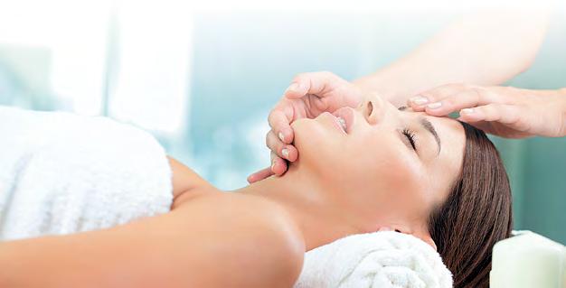 Θεραπείες Προσώπου Facial Treatments ΕΝΥΔΑΤΩΣΗ 55 min / 65 Το πρόσωπο προετοιμάζεται με ένα ήπιο scrub που απομακρύνει τα νεκρά κύτταρα ώστε να απορροφήσει καλύτερα τους ορούς θρέψης και ενυδάτωσης.